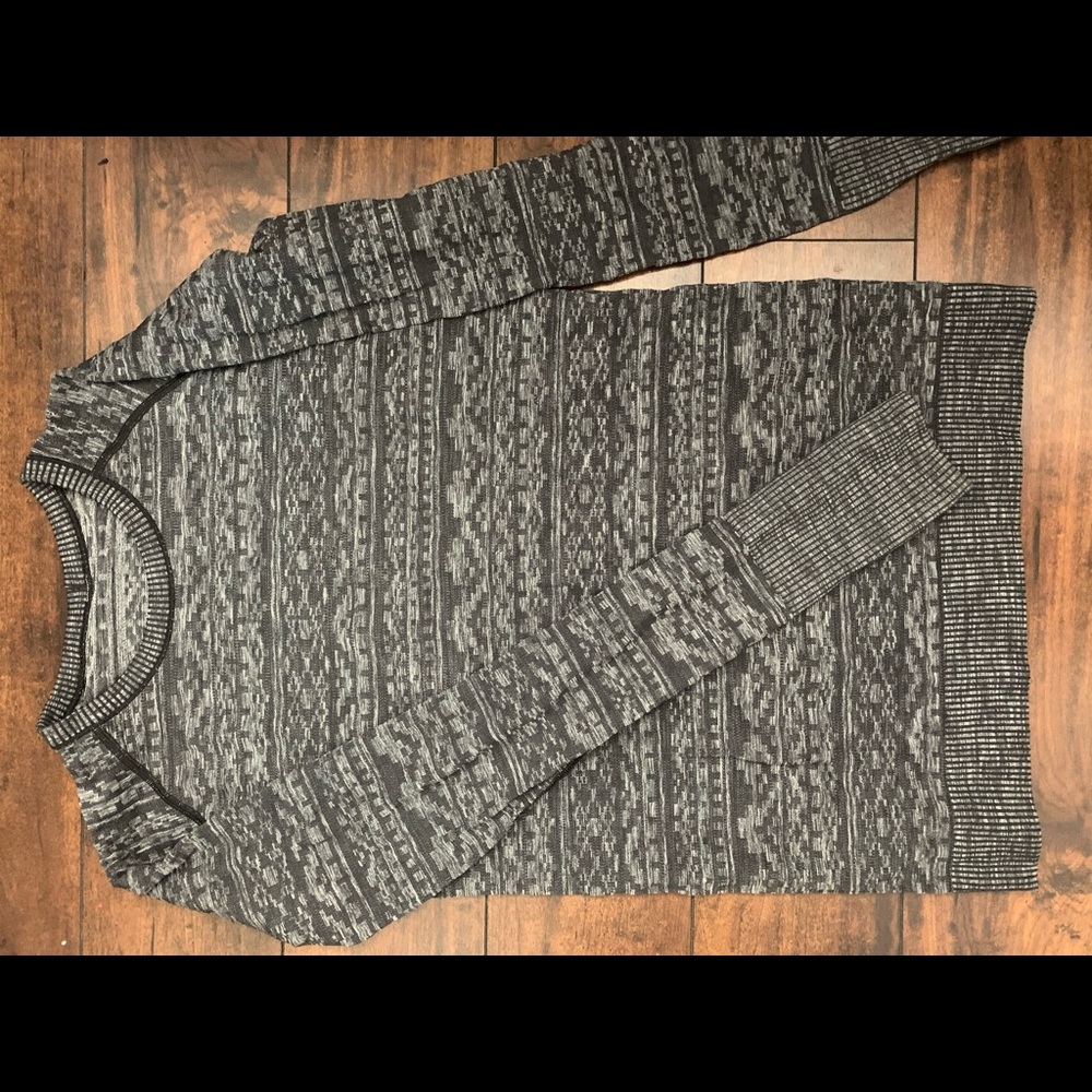 Lululemon long sleeve workout shirt